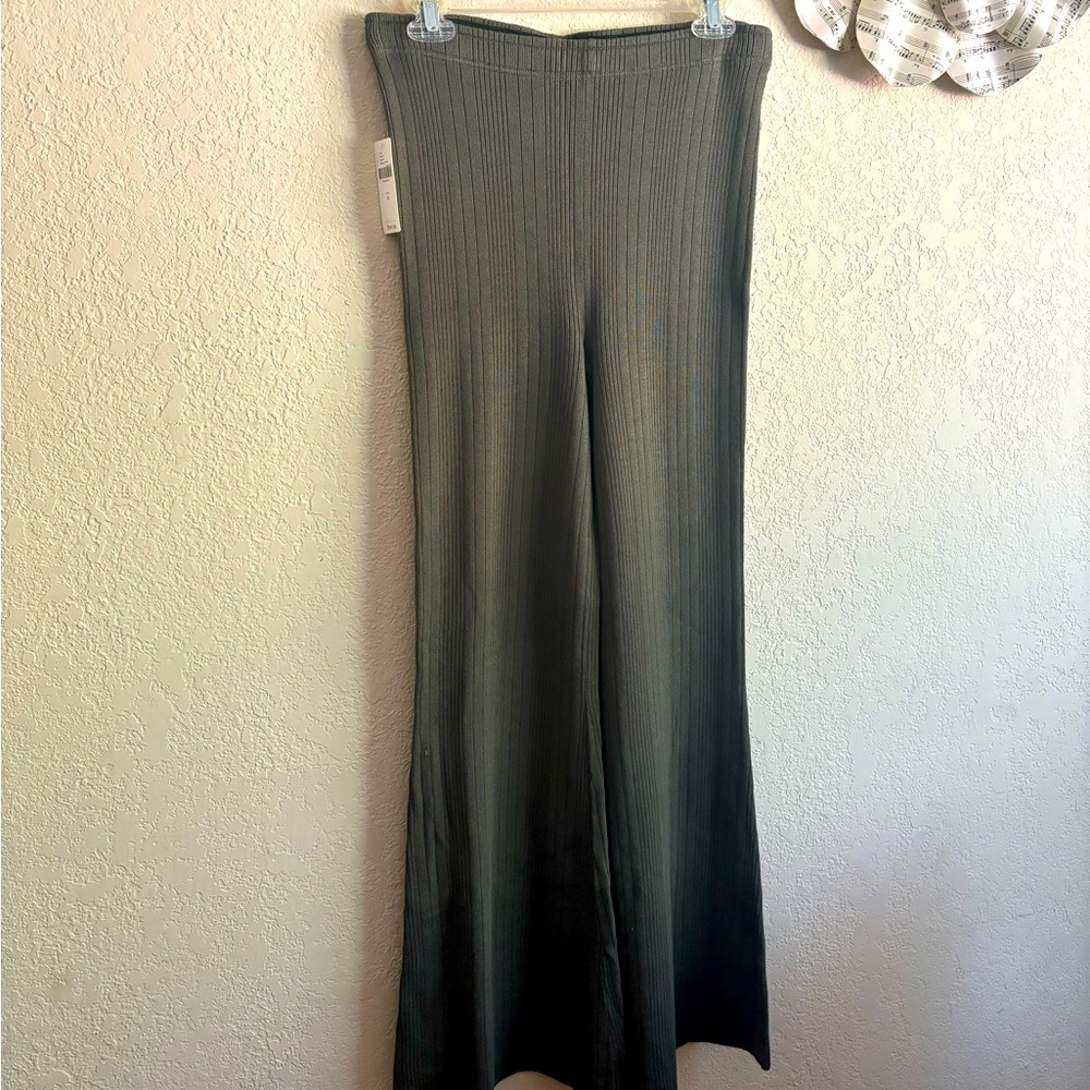 Anthropologie pull on flare pants